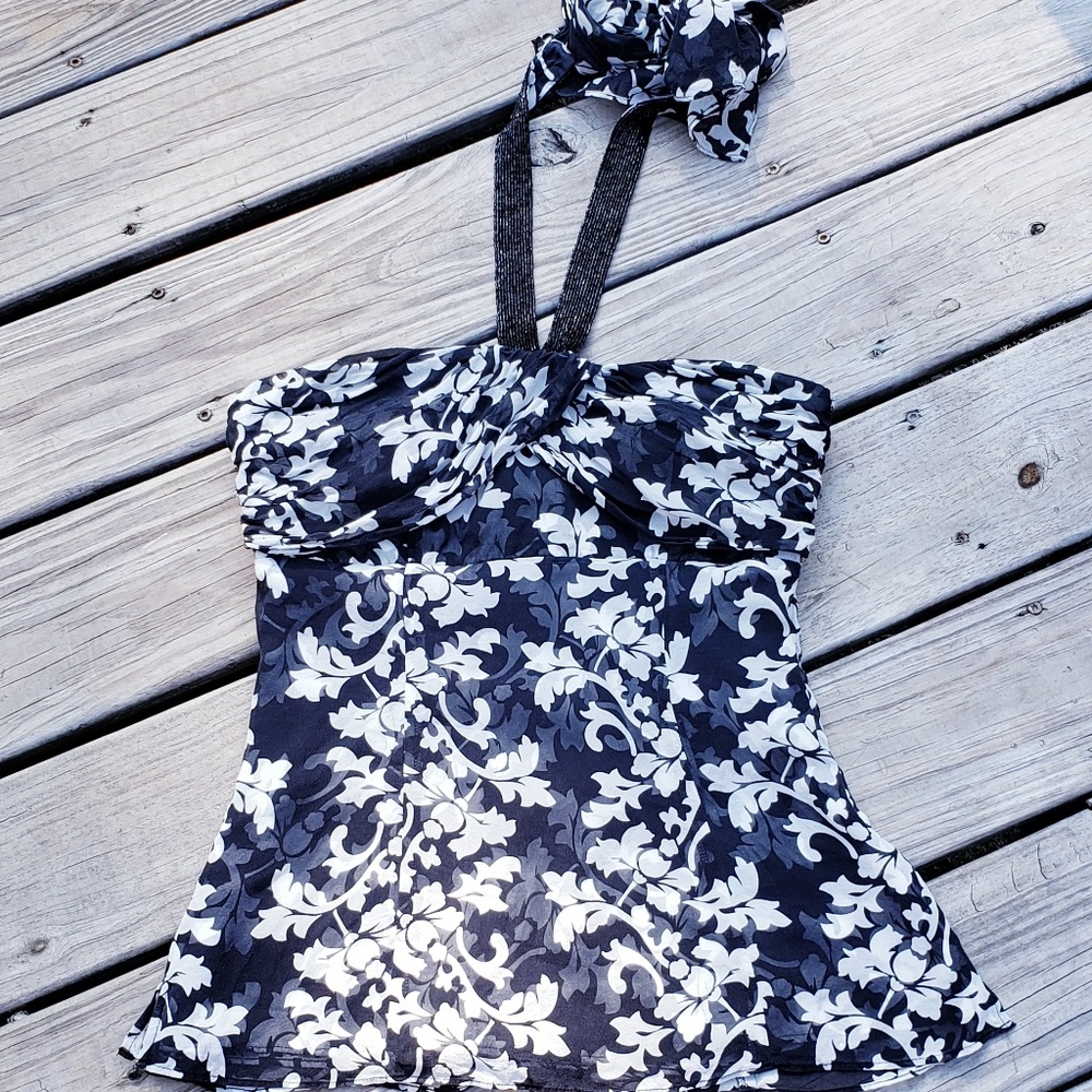 White House Black Market Top Size 4
